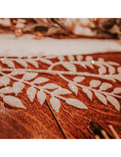 Ramură de frunziș cu sclipici alb 45 cm 