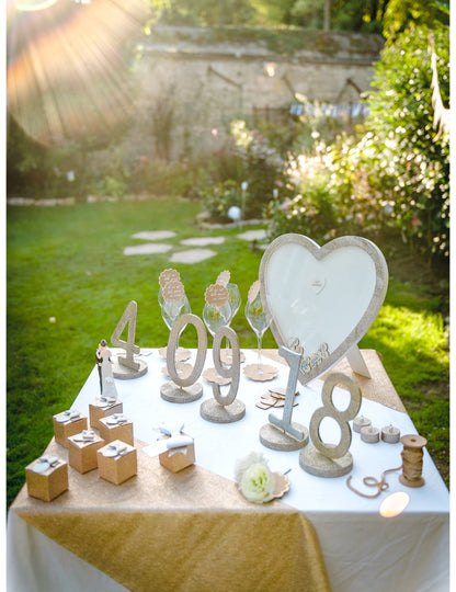 Carte de oaspeți cu ramă din cupru cu sclipici și inimioare din lemn, 37 x 40 cm cm