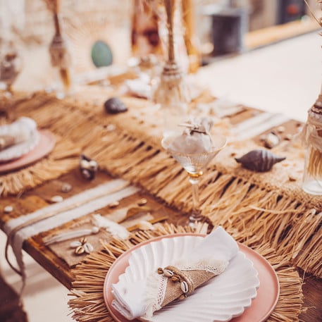 Centru de masă Bali din rafie rotund 36 cm cu franjuri 