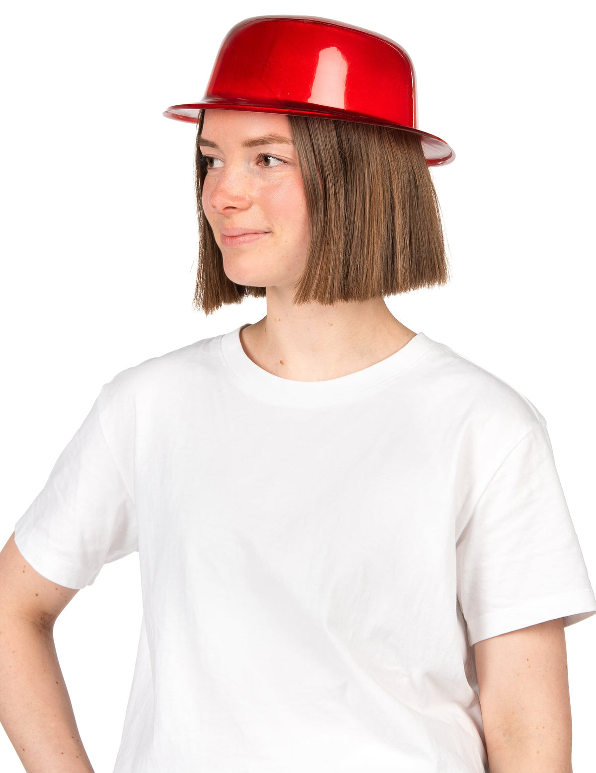 Vue de profil du chapeau melon rouge brillant