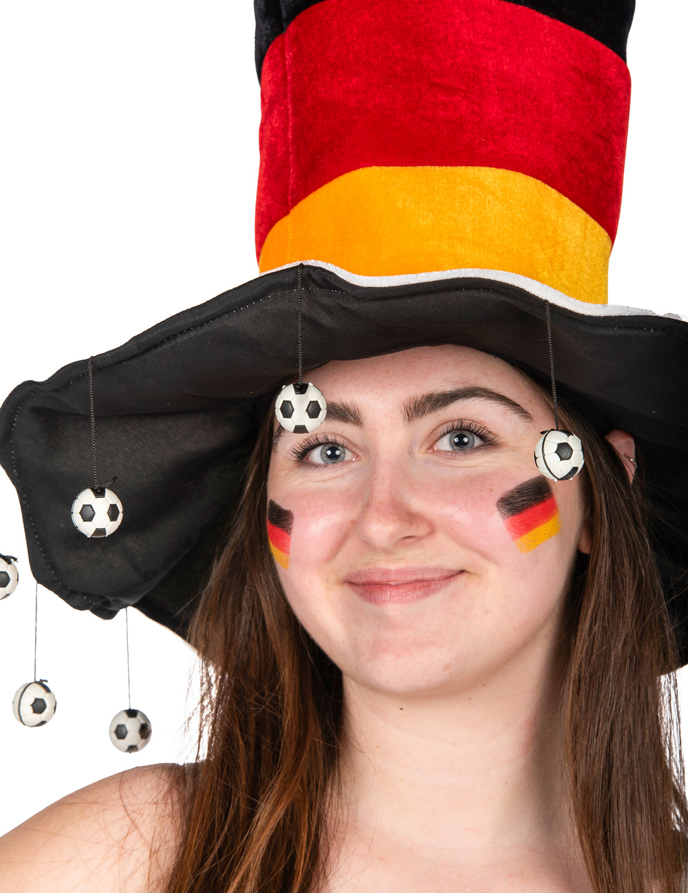 Gros plan sur le devant du chapeau de supporter allemand