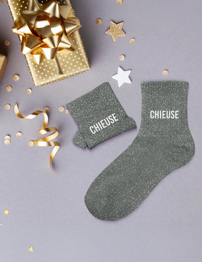 Șosete strălucitoare, femeie nesuferită