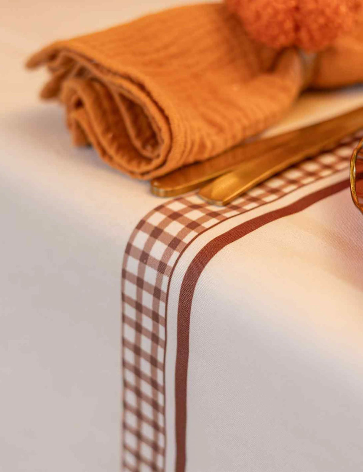 Traverse de masă Buchet de toamnă din pânză crem și auburn 28 cm x 3 m