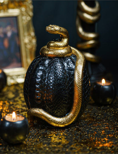 Citrouille décorative en résine noire effet peau de serpent doré 14 x 16 x 20,5 cm