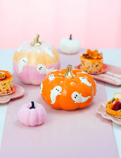 Citrouille décorative Summerween en résine orange avec fantômes 15,5 x 15,5 x 11 cm