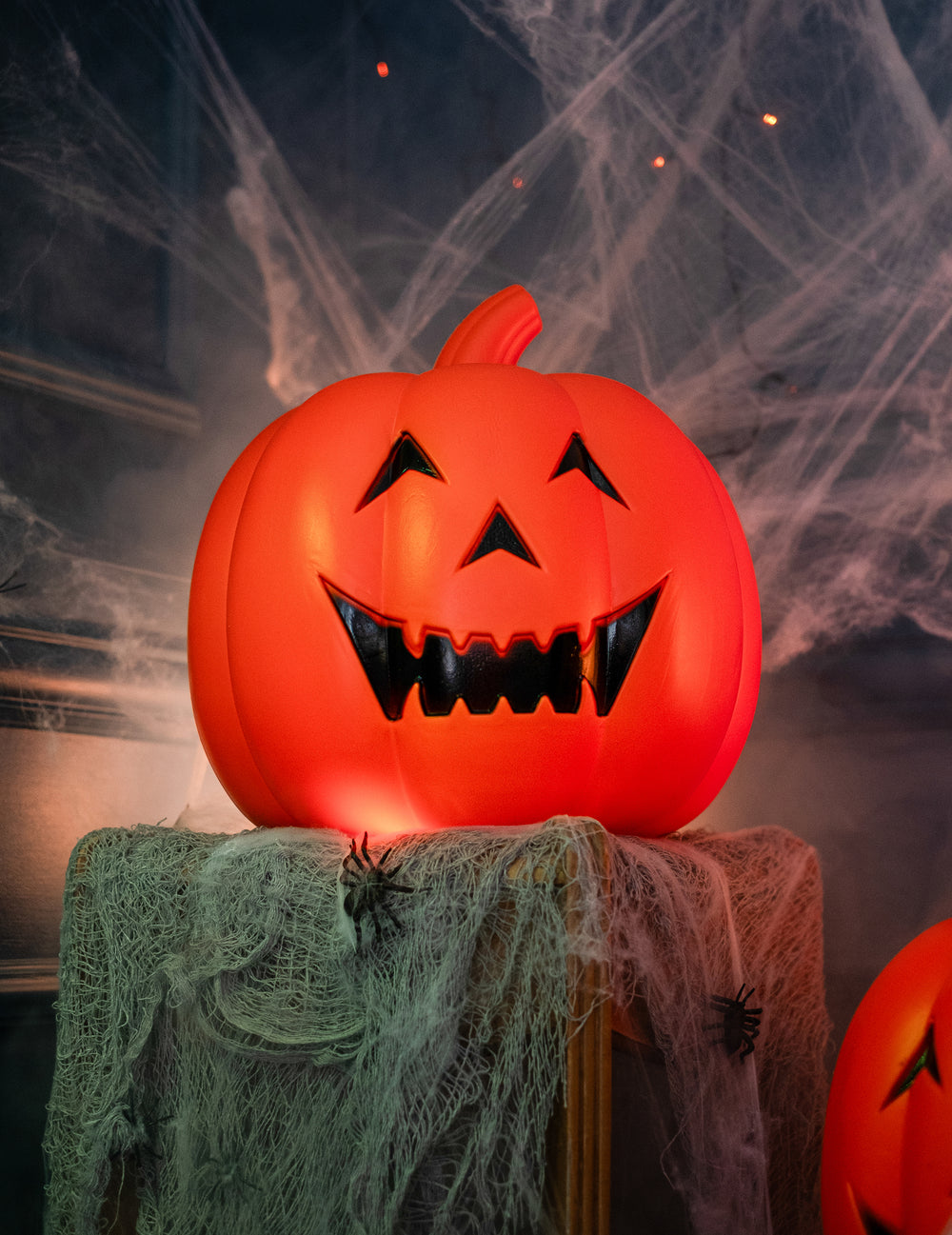 Mise en situation de la citrouille lumineuse Halloween