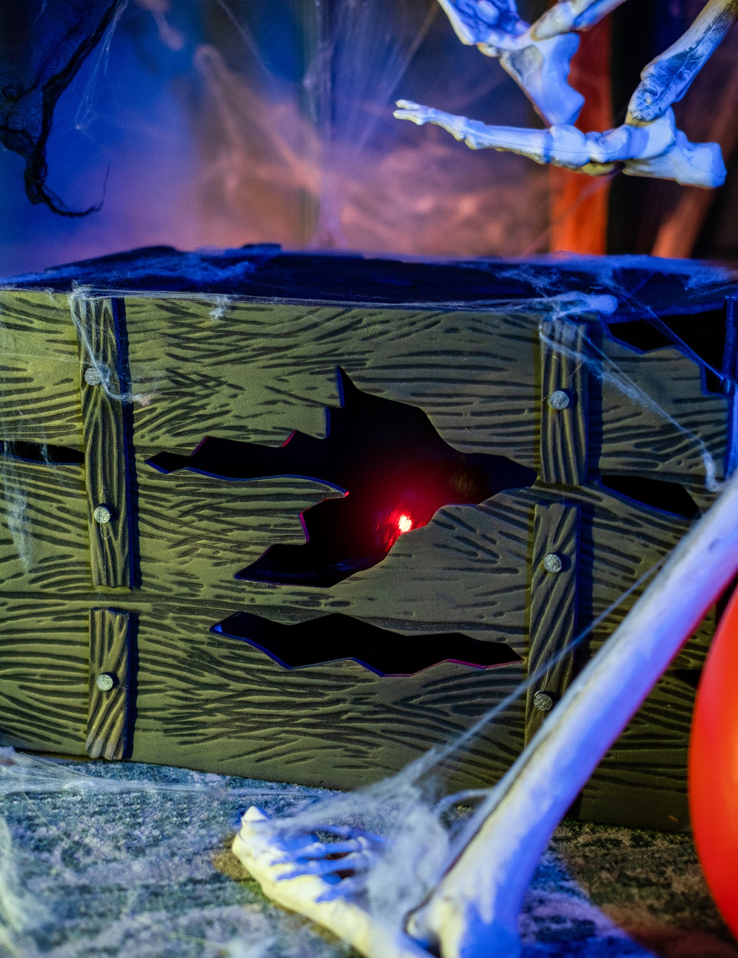 Piept ușor și sunet cu creatură ascunsă 46 x 30 cm