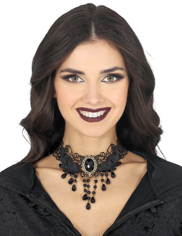 Collier en dentelle avec pierres noires