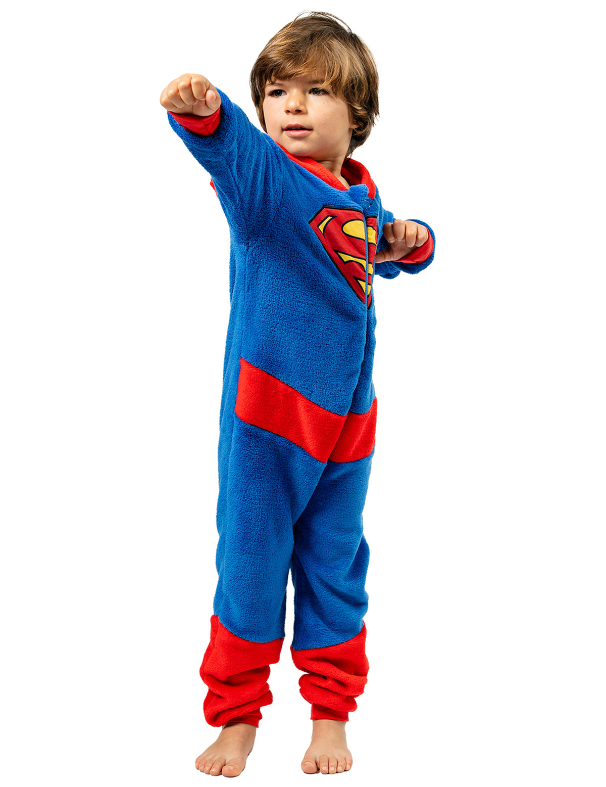 Vue en action de la combinaison Superman pour enfant