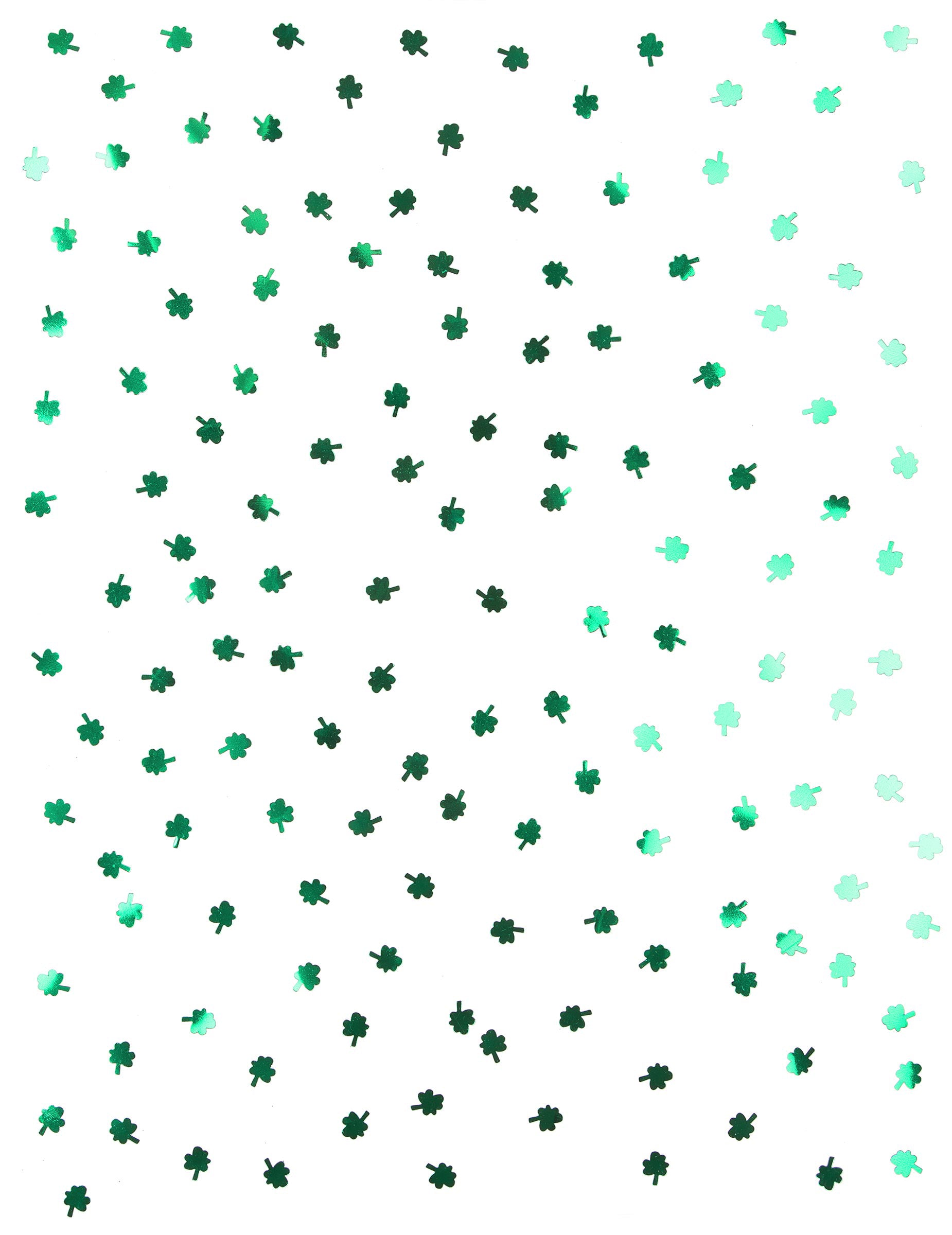 Gros plan sur la répartition des confettis trèfles St Patrick