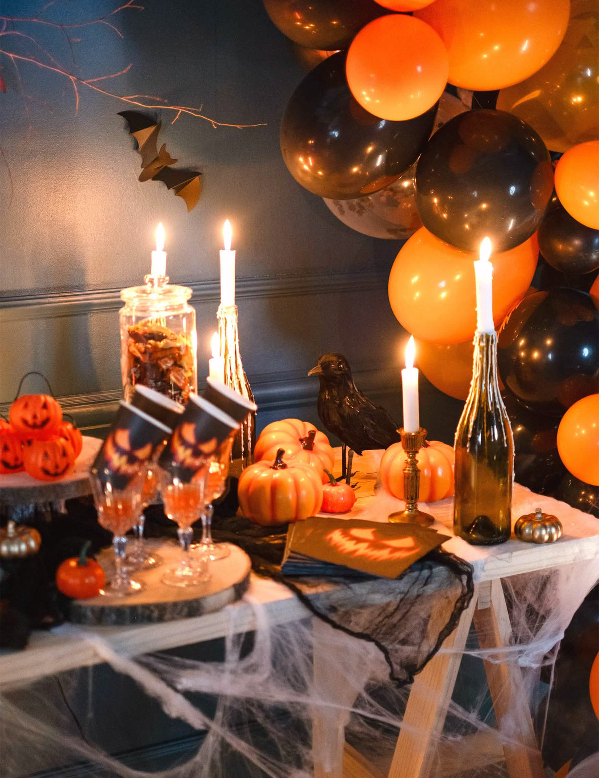 decorațiuni de masă cu corb din pene pentru decor de halloween