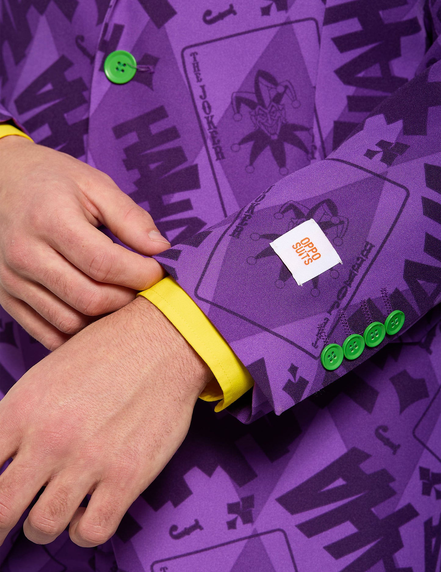 Costum Domnul Joker s -a opus omului