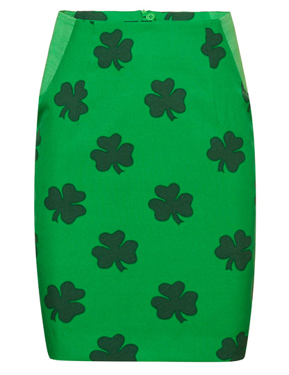 Costum doamna. Femeie norocoasă opusă St Patrick
