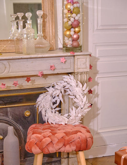 Coroană din frunze albe cu sclipici 50 cm 