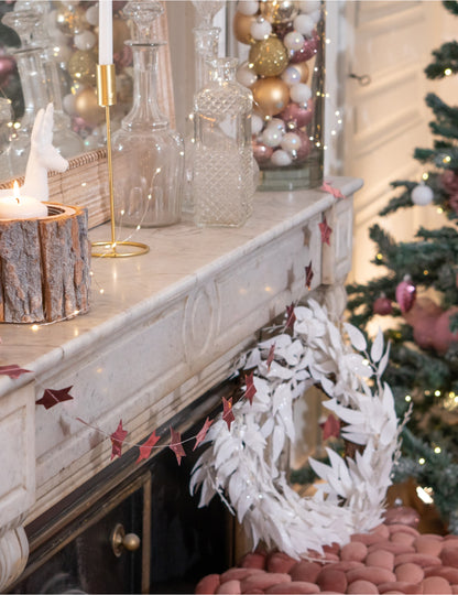 Coroană din frunze albe cu sclipici 50 cm 