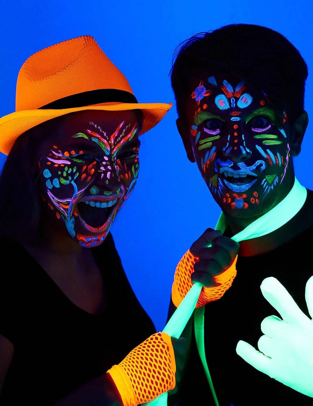 Machiaj fluorescent realizat cu crema de machiaj profesională UV pentru adult și copil