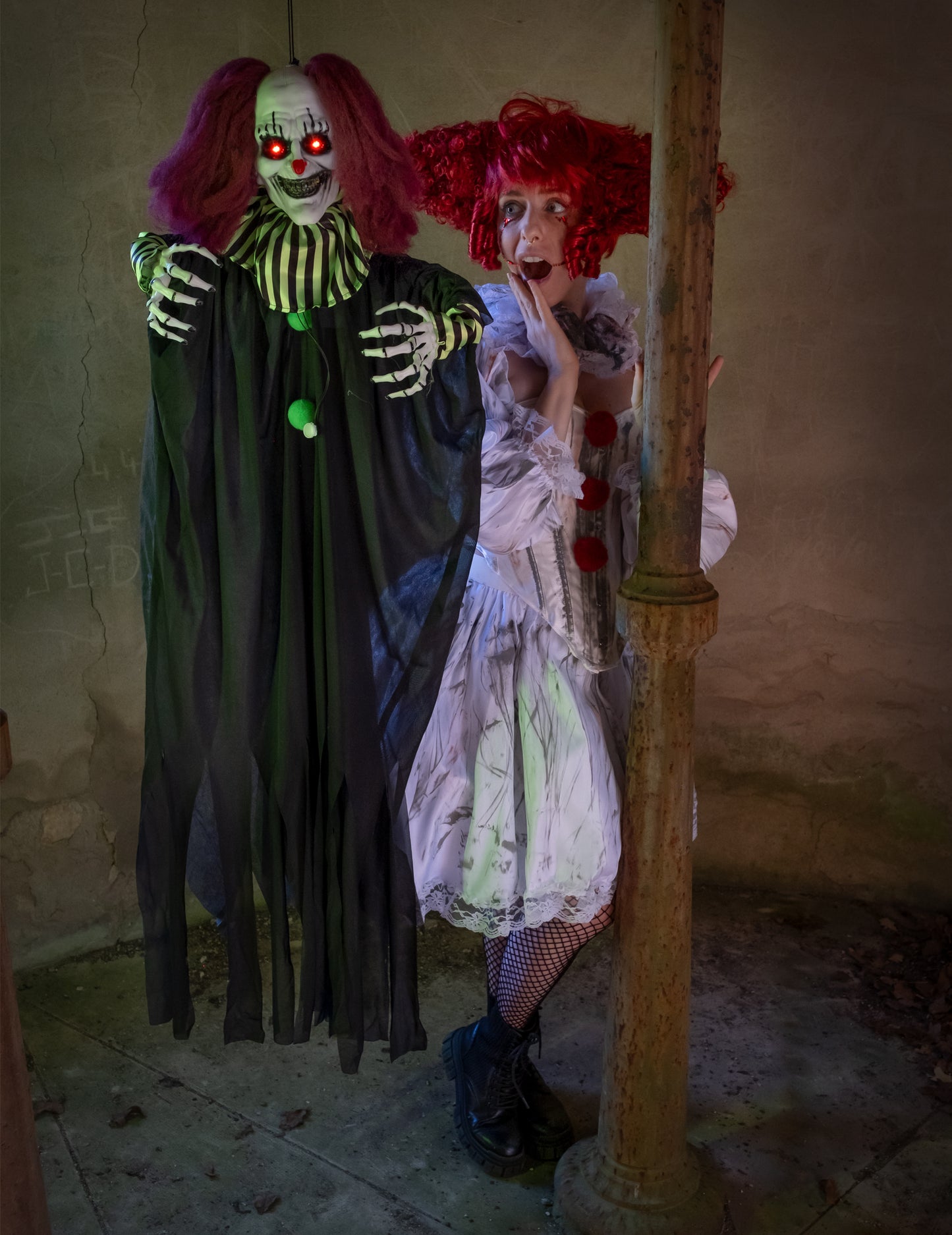 Decorare animată îngrozitoare clovn atârnând 130 cm