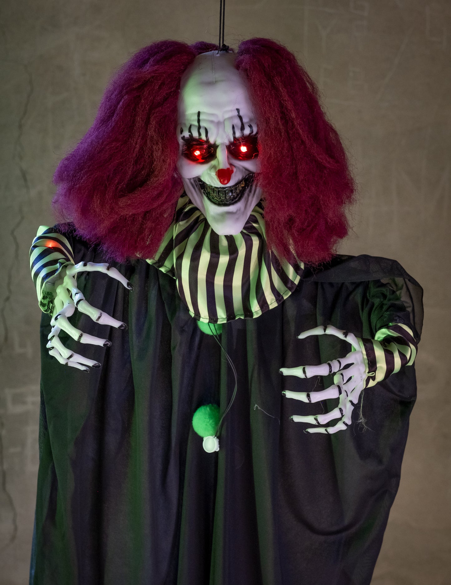 Decorare animată îngrozitoare clovn atârnând 130 cm