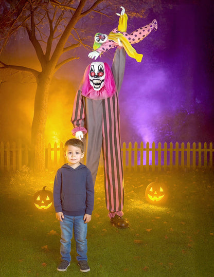 Decorare animată și sonoră Clovură înfricoșătoare care deține o fată 210cm