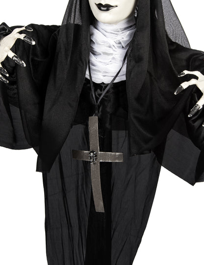 Detaliu al pandantivului în formă de cruce al decorațiunii luminoase de călugăriță suspendată