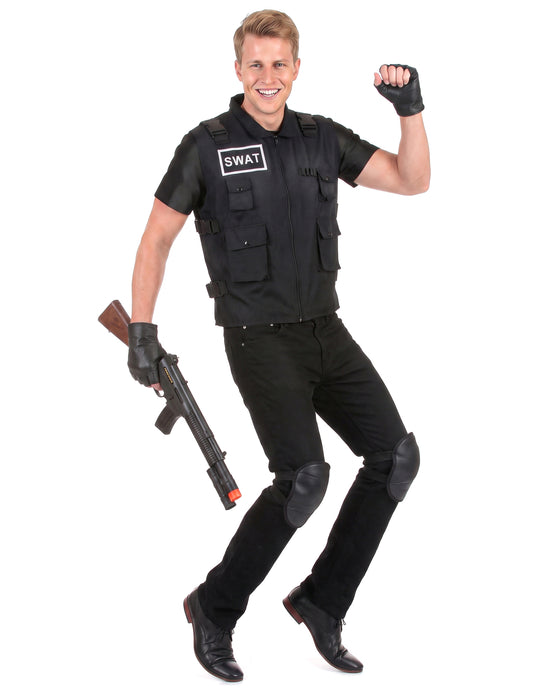 Swat agent de sex masculin deghizat