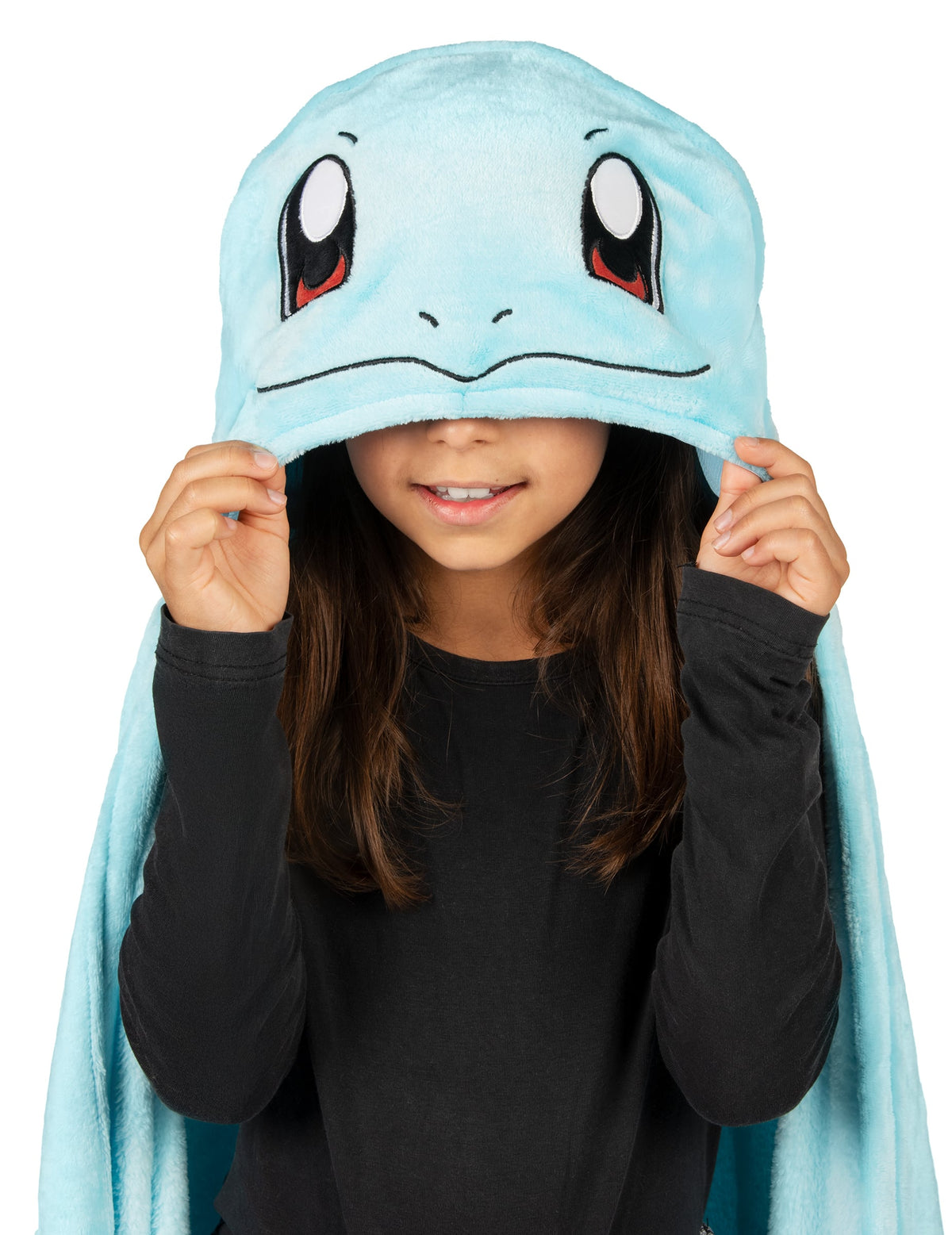Gros plan sur la capuche du déguisement plaid polaire à capuche Carapuce Pokémon