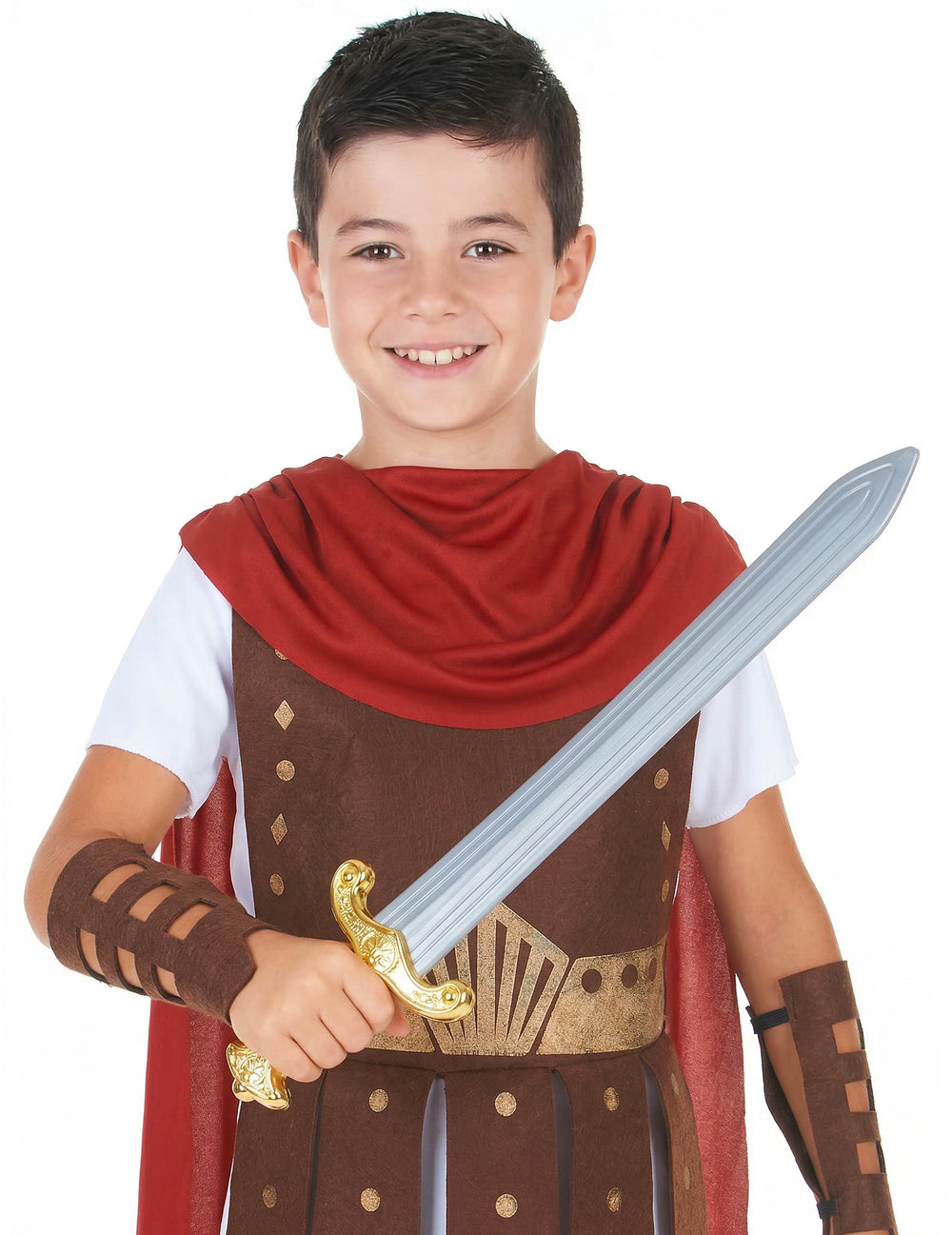 Gros plan sur l'épée et le plastron du déguisement centurion romain pour garçon