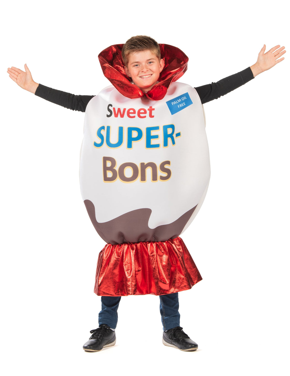 Vue de face avec les bras écartés du déguisement de confiserie superbon