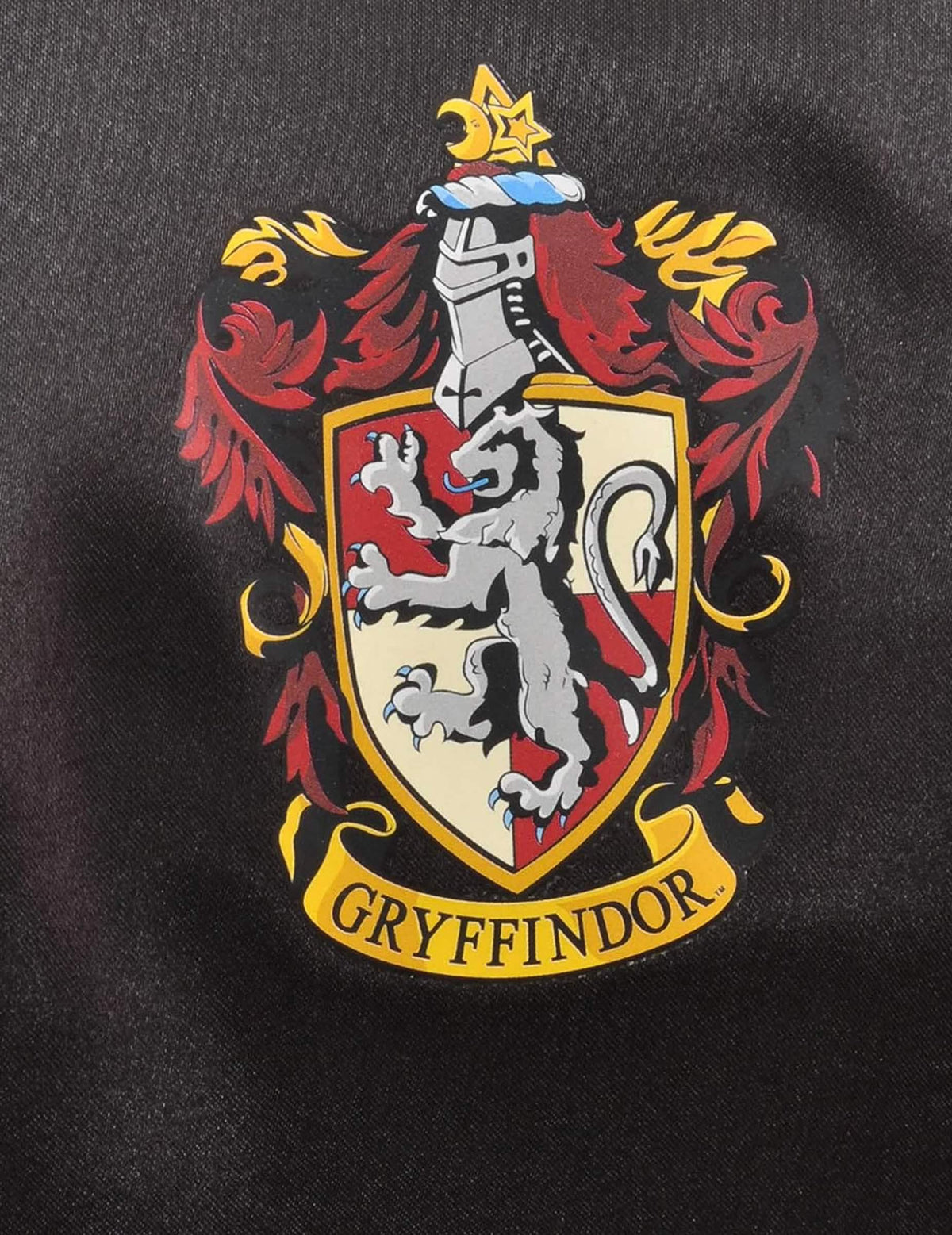 Detaliul blazonului Gryffondor al costumului și accesoriului Harry Potter