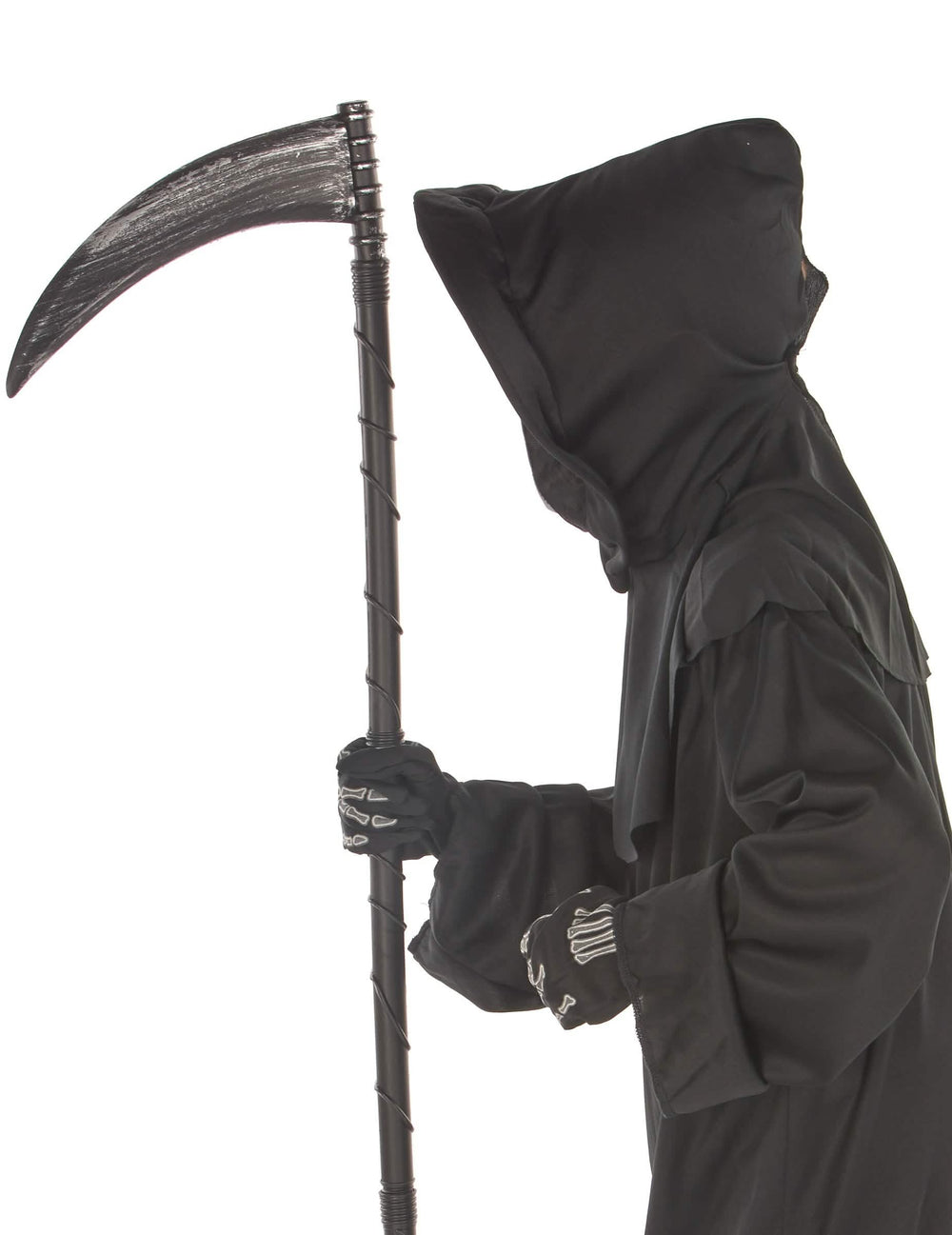 Vedere din profil a costumului de cosplay al secerătorului sinistru
