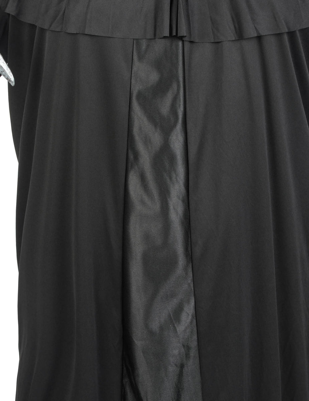 Détail du tissu et des plis du déguisement de faucheuse