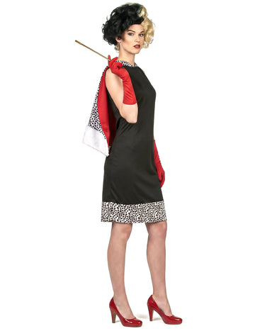 Costum de femeie crudă