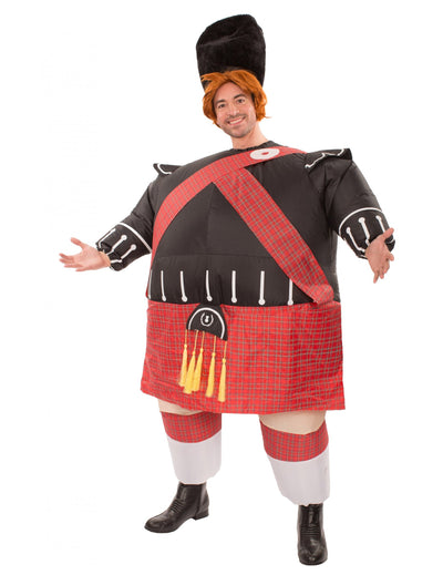 Costum gonflabil scoțian pentru adult, cu kilt roșu și negru și pălărie