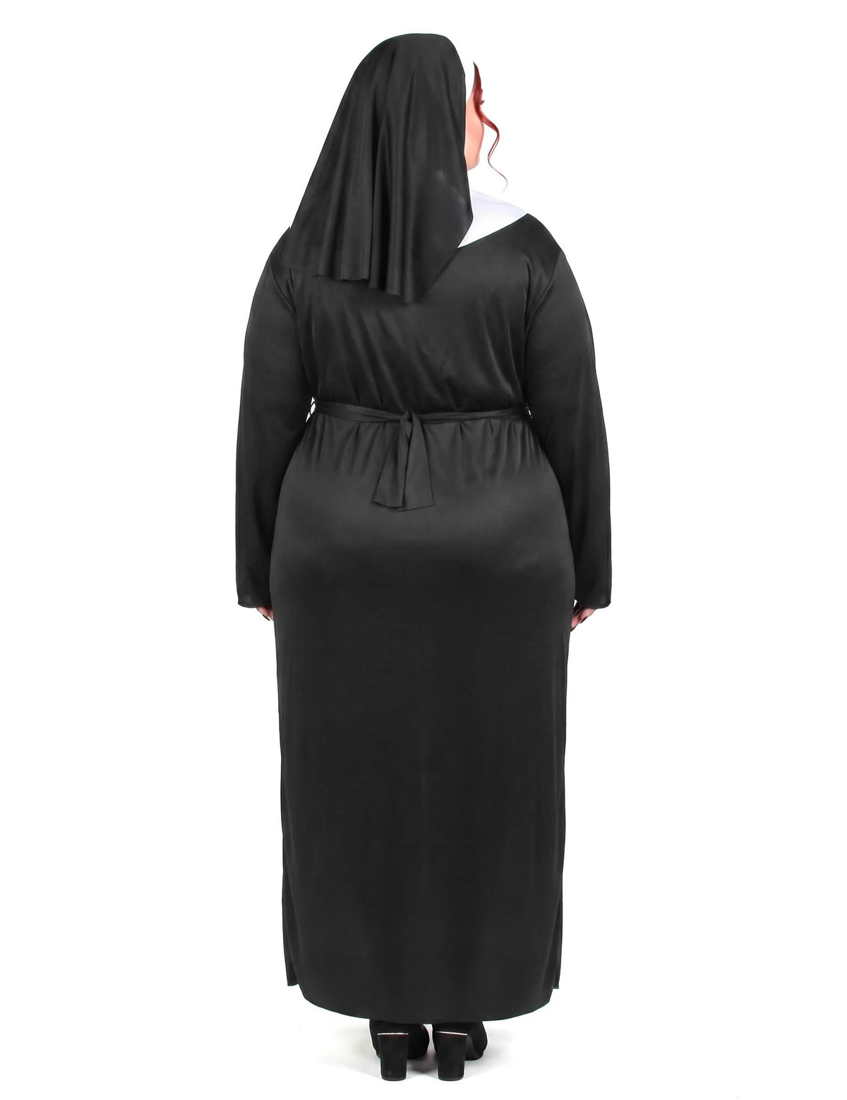 Costum de dimensiuni mari, sora bună