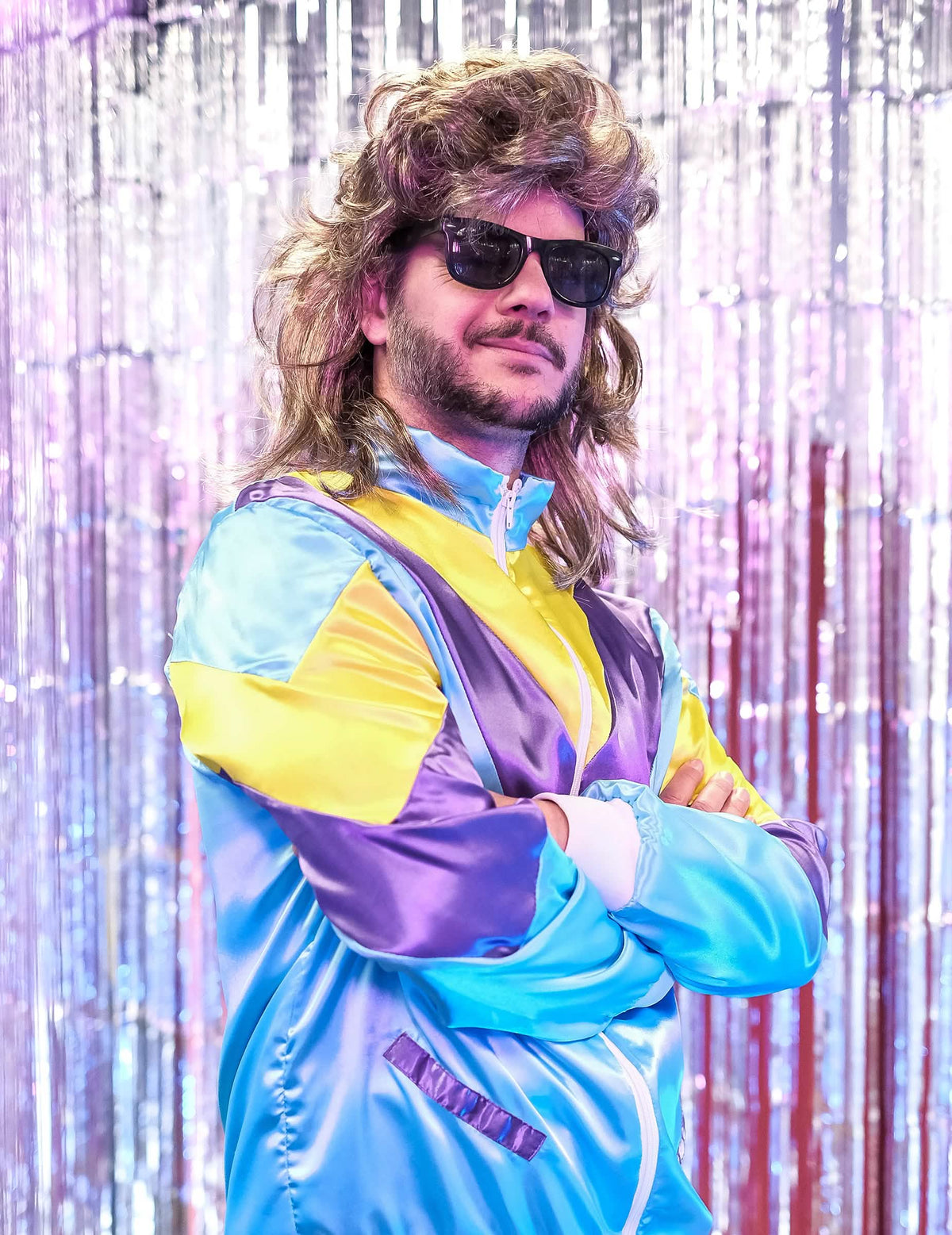 Vedere din profil a costumului de jogging anii 80 pentru adult