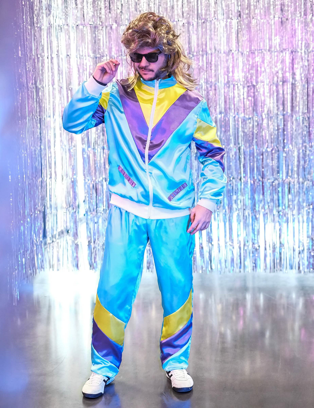 Vedere de ansamblu a costumului de jogging anii 80 pentru adult