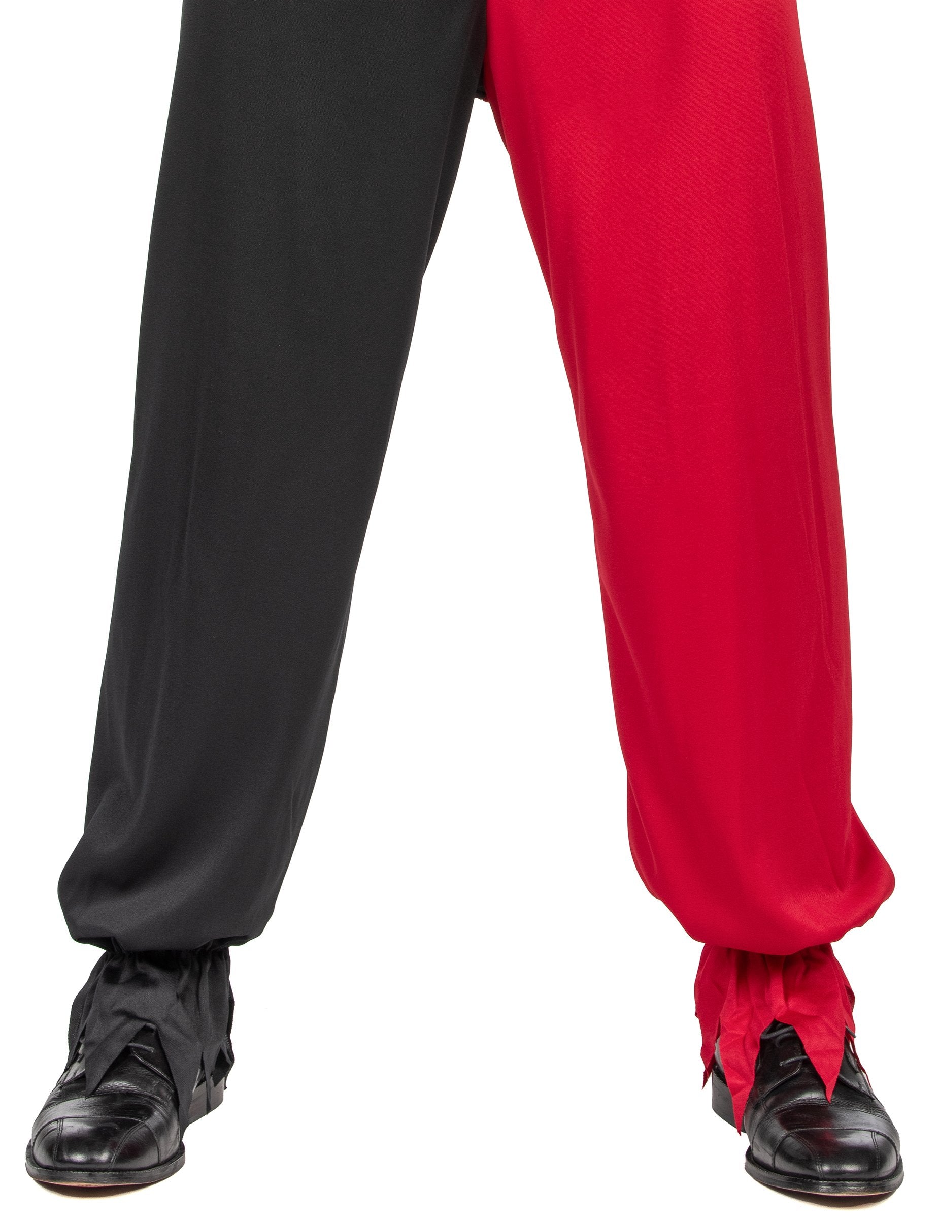 Zoom sur le bas du pantalon du déguisement Joker Fou pour adulte