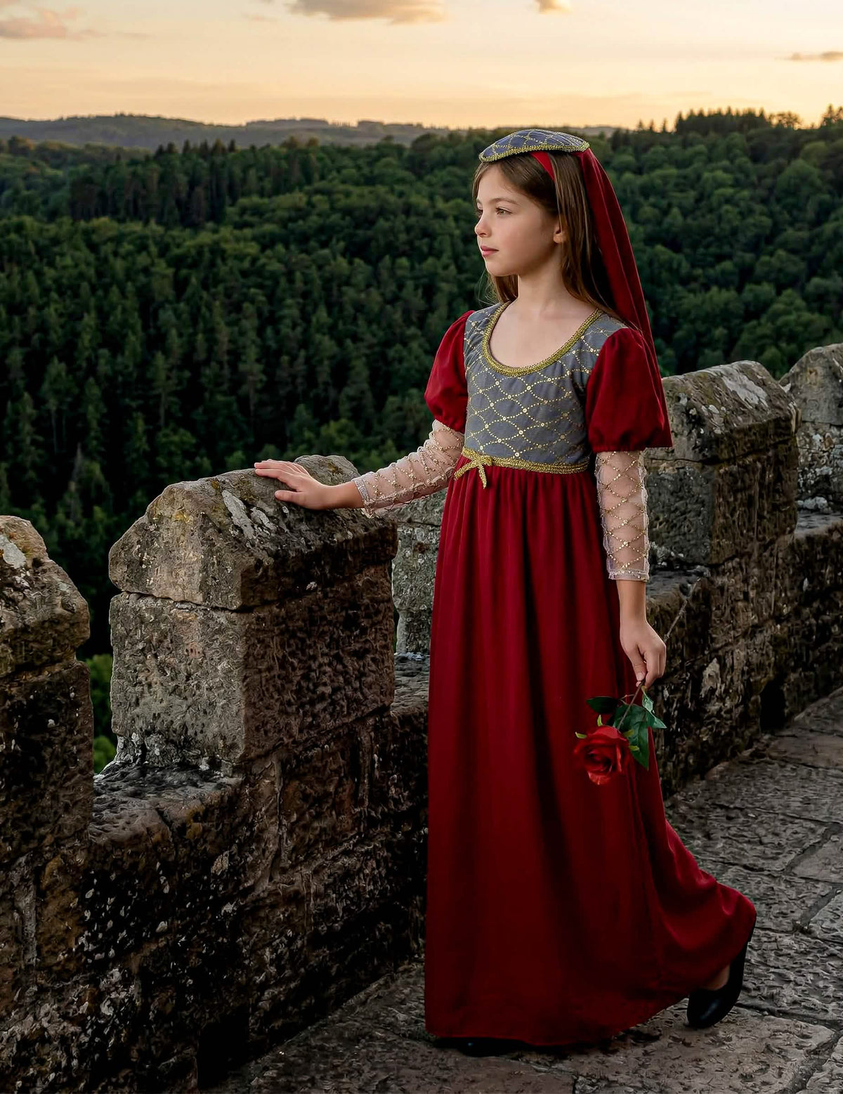 Punere în scenă a costumului medieval pentru fată