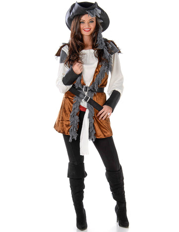 Pirate deghizare cu vesta femeii