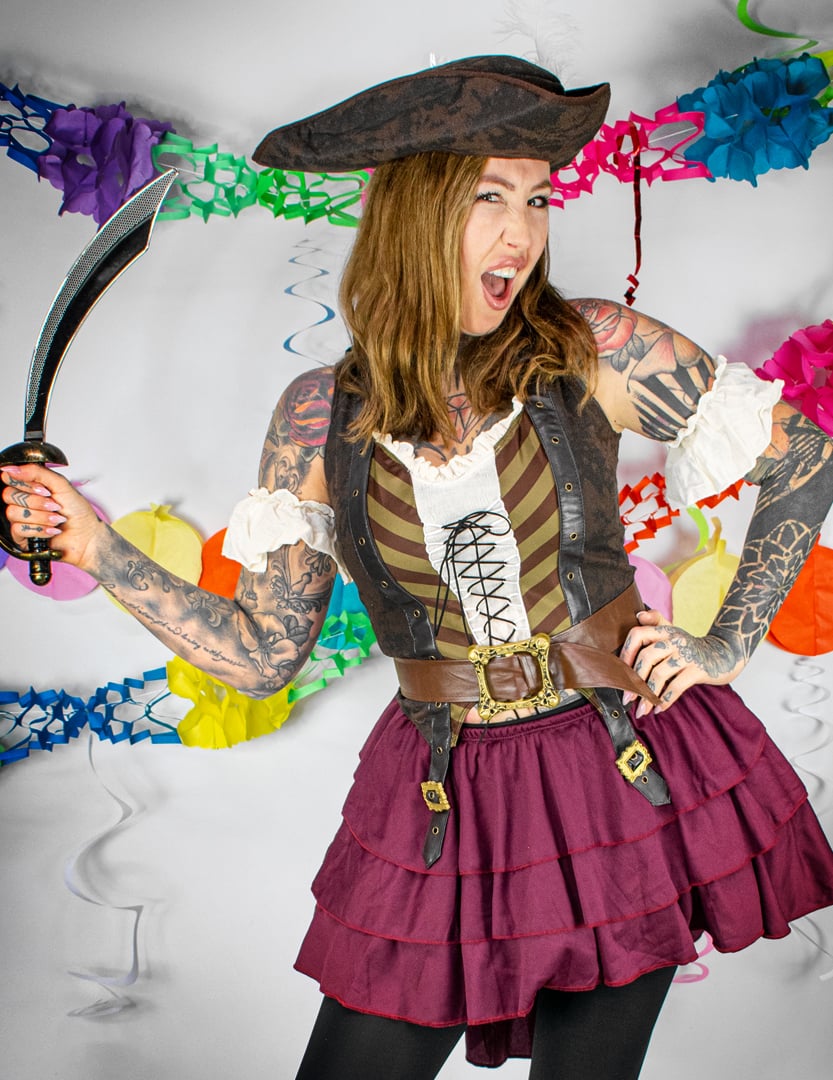 Costum de pirat aventuros feminin