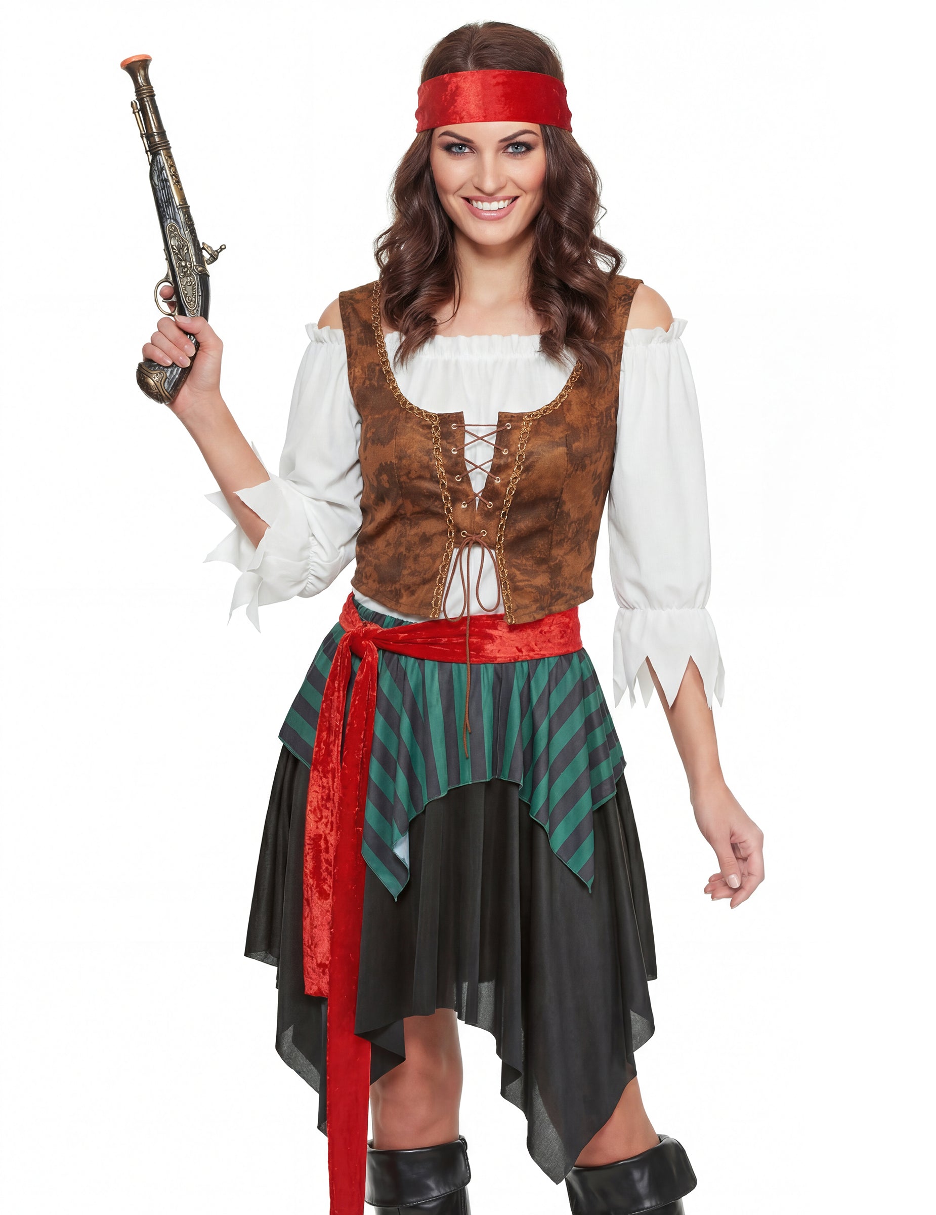 Vedere frontală cu pistol din costumul de pirat dungat pentru femei