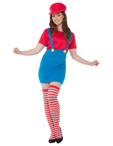 Femeie cu costum de instalator roșu