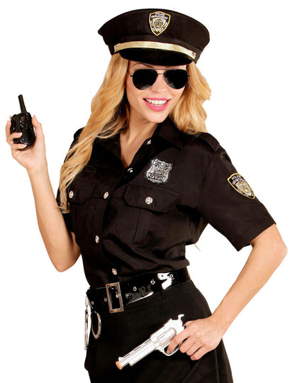 Femeie costum de poliție neagră