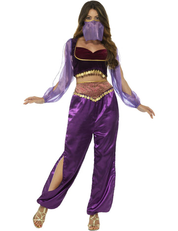 Femeie cu costum de prințesă arabă violetă