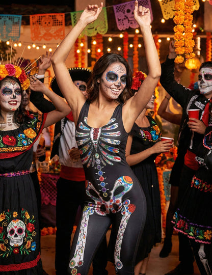 Mise en situation festive du déguisement squelette Dia de los muertos
