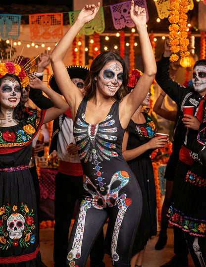 Mise en situation festive du déguisement squelette Dia de los muertos