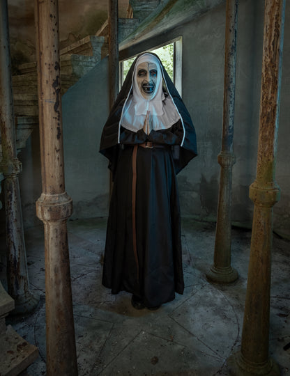 Costum adultul de călugăriță