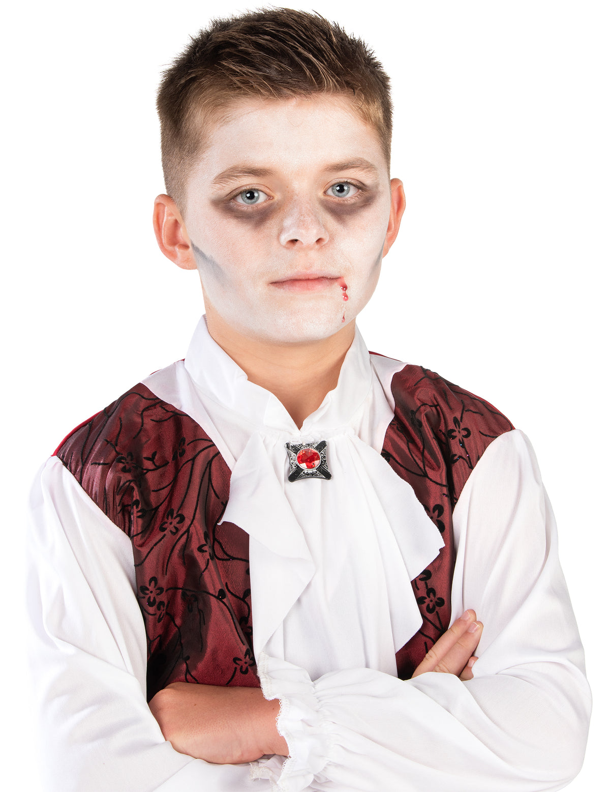 Gros plan sur le maquillage et le buste du déguisement vampire élégant pour garçon