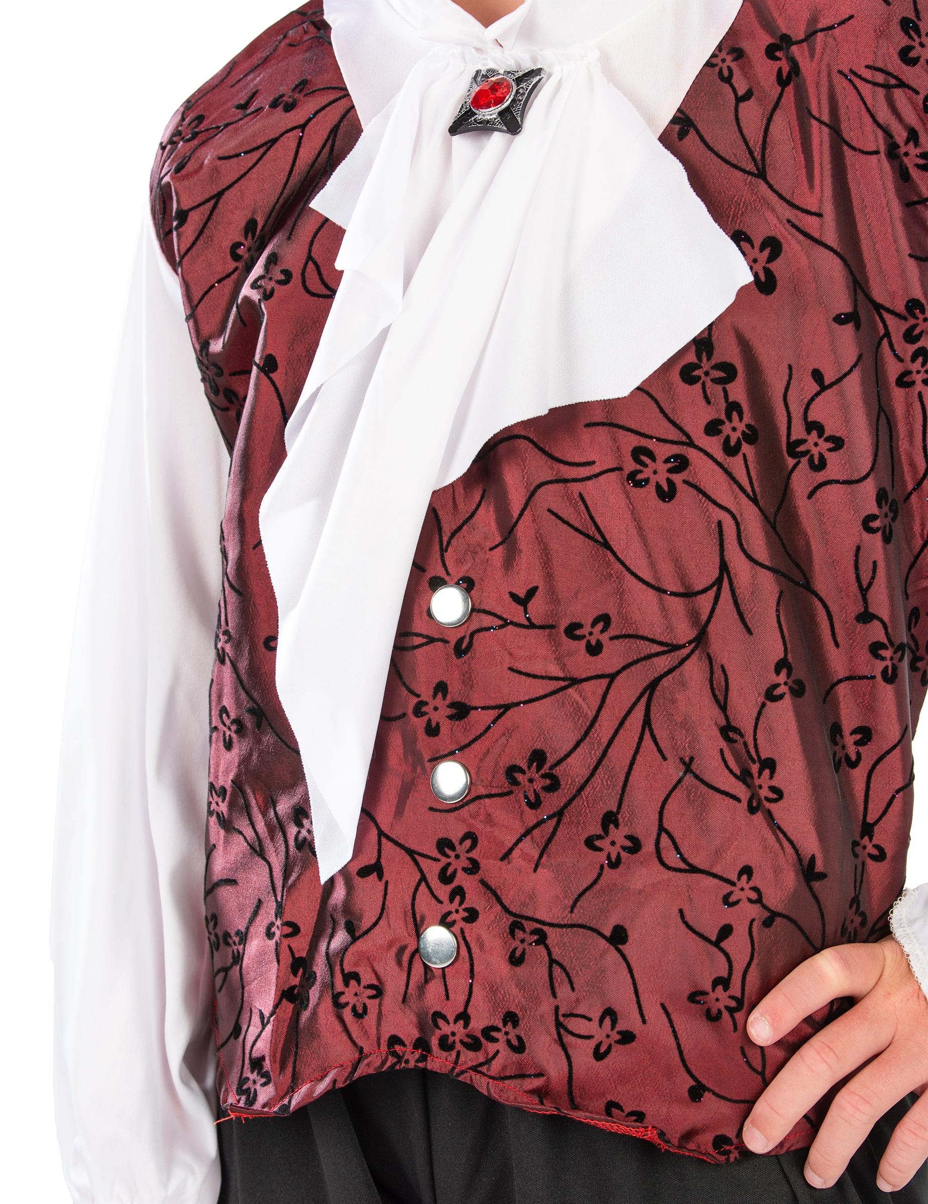 Détail de la broche et des boutons du déguisement vampire élégant pour garçon