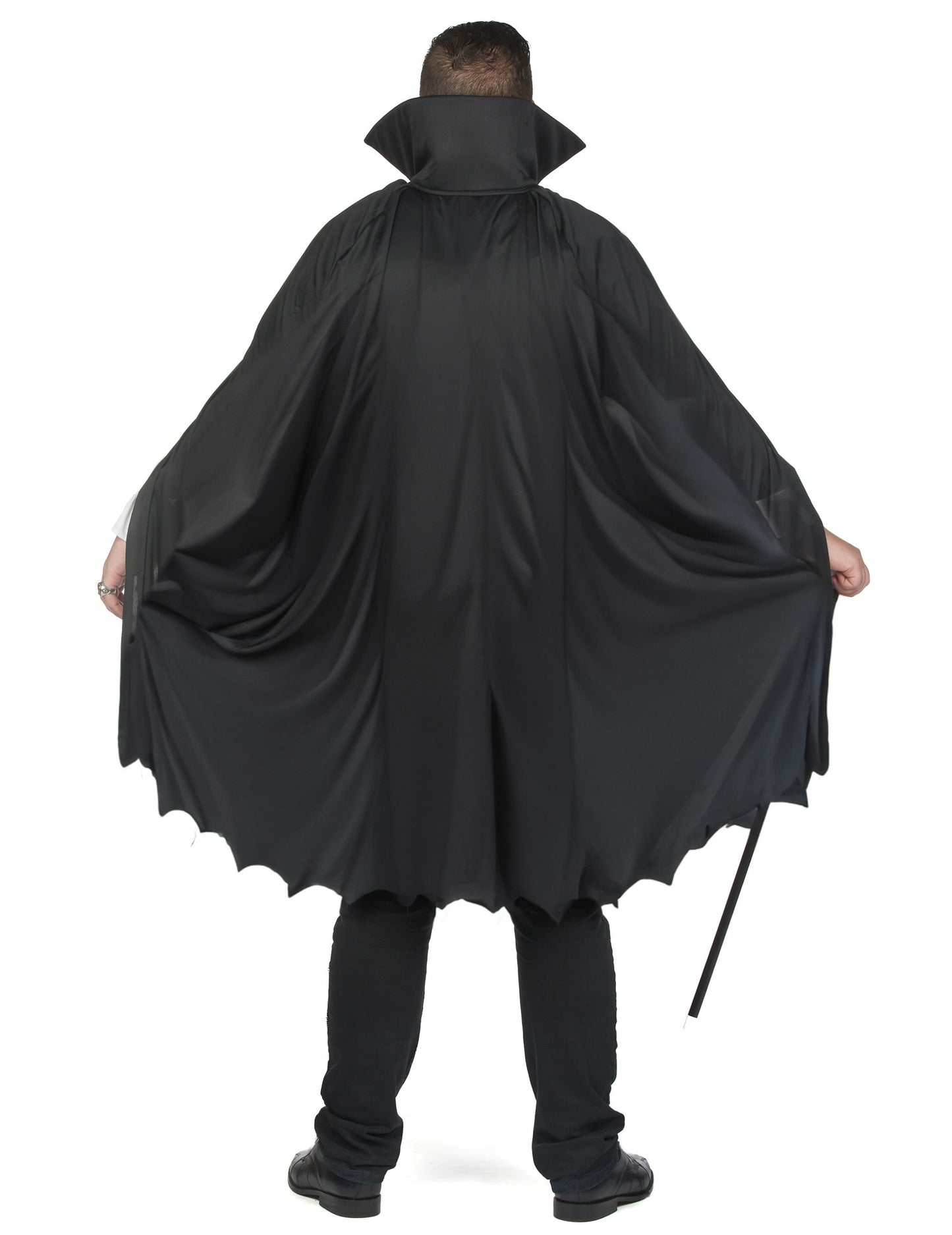 Vue de dos de la cape du déguisement de vampire pour homme grande taille